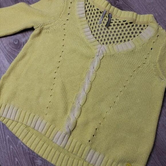 Guess Women's Yellow cable knit 3/4 sleeve lemon peel Knit Sweater size M - Picture 4 of 5